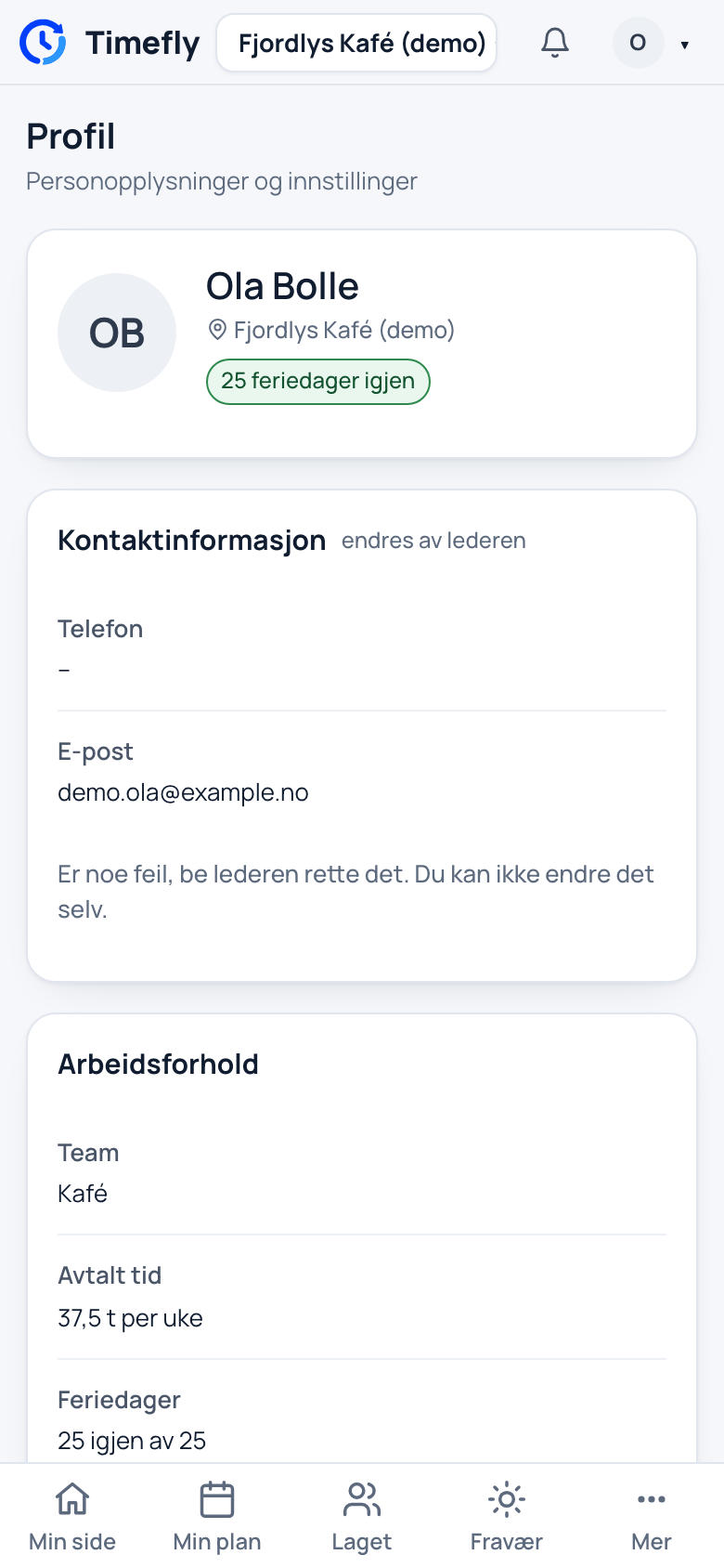 Profil på nettsiden, sett på en telefon: kontaktinformasjon og arbeidsforhold